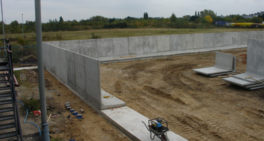 Concrete Retaining Wall Lbloc® Poundfield