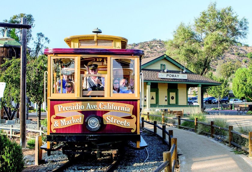 Community Poway Commons