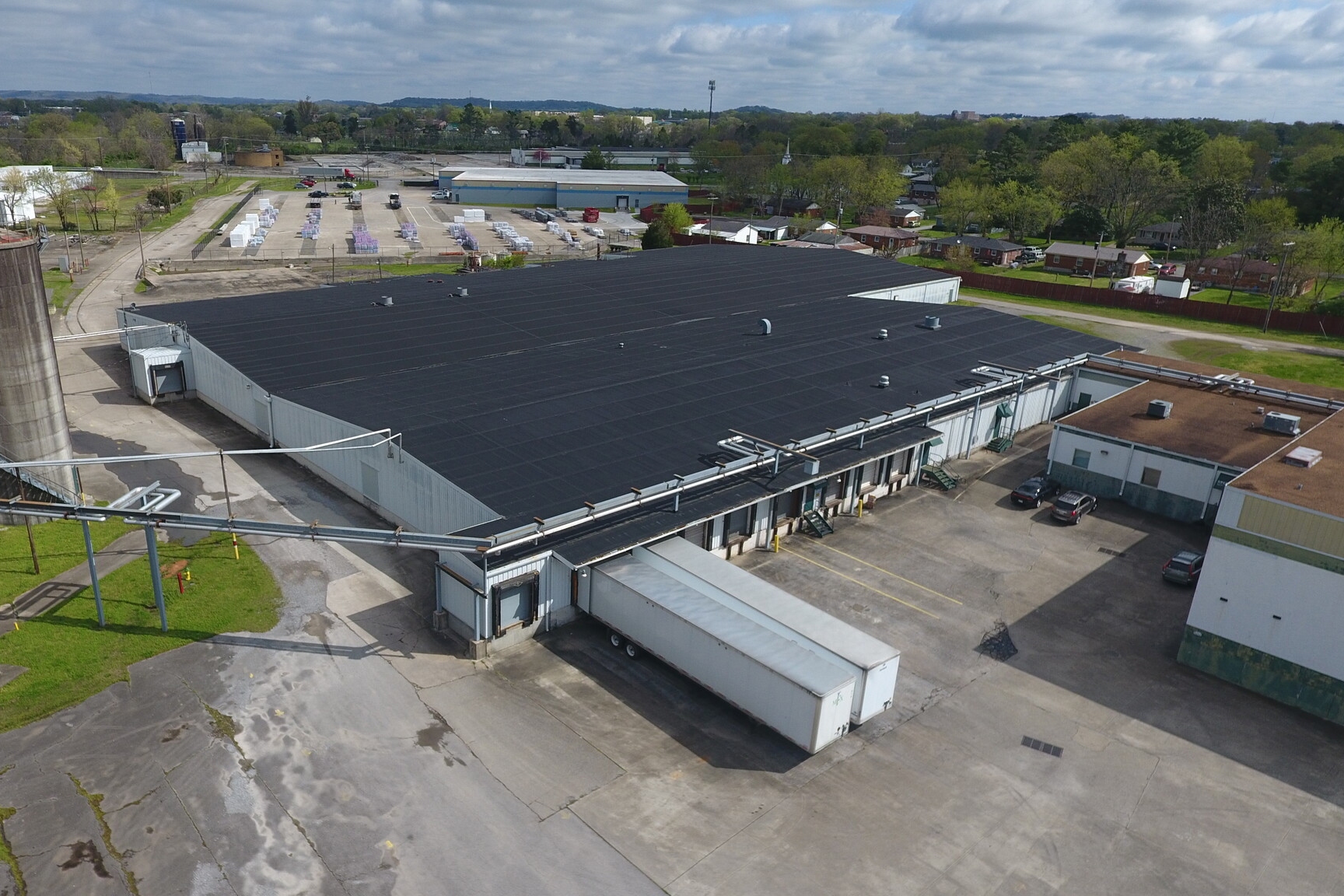 Suburban Nashville Warehouse Trades Hands for 10 Million Powell