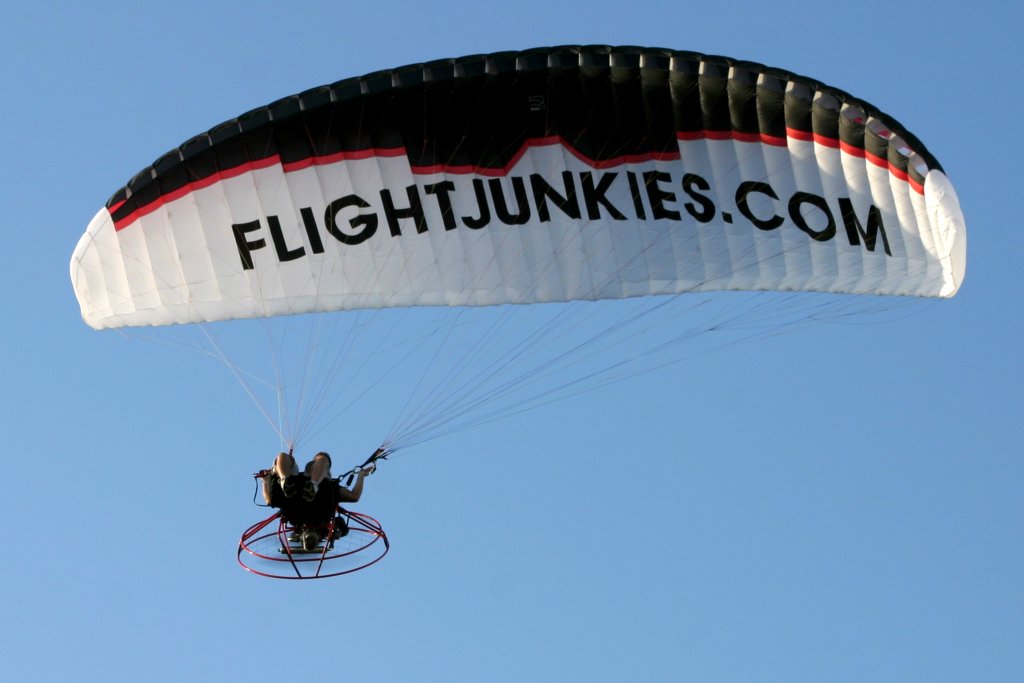 Flightjunkies powered paragliding offers paramotor sales, parts, and unlimited free training in