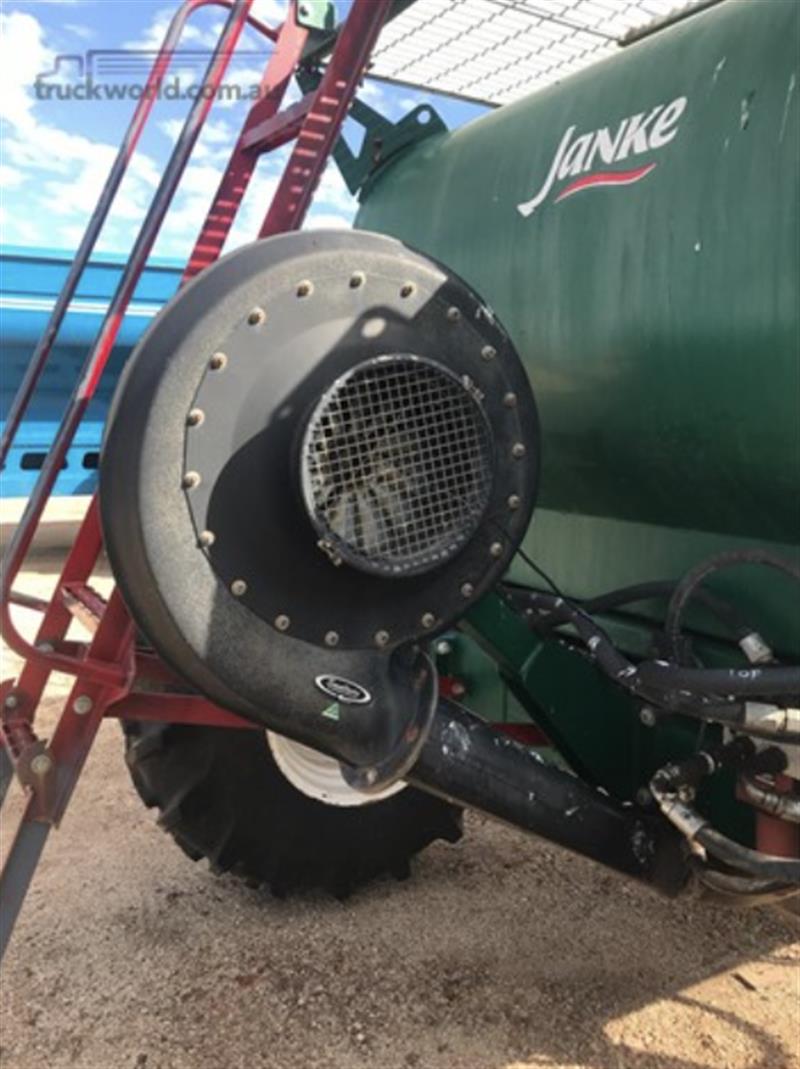 Boss Agriculture airseeder, Seeding Tillage AA Other QLD Power Farming