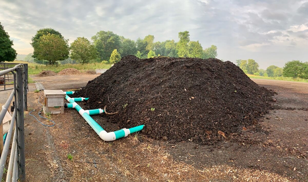 Aerobic Composting vs. Anaerobic Composting Power Knot