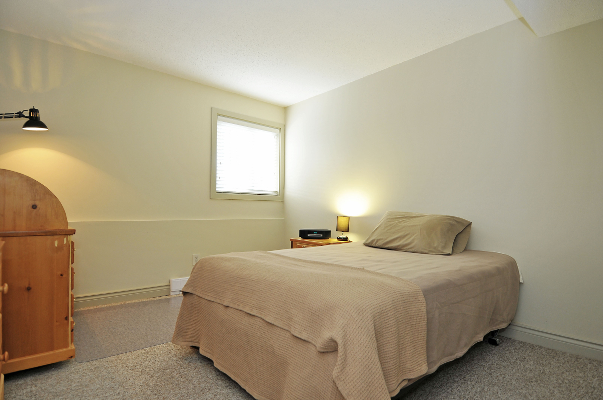 101299 Thomas Street, 2 bed, 2 bath condo in Carleton Place Ottawa