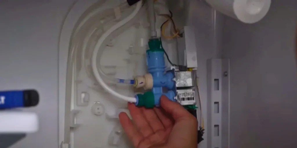 How Do I Stop My Ice Maker From Leaking Water? Quick Solutions Here