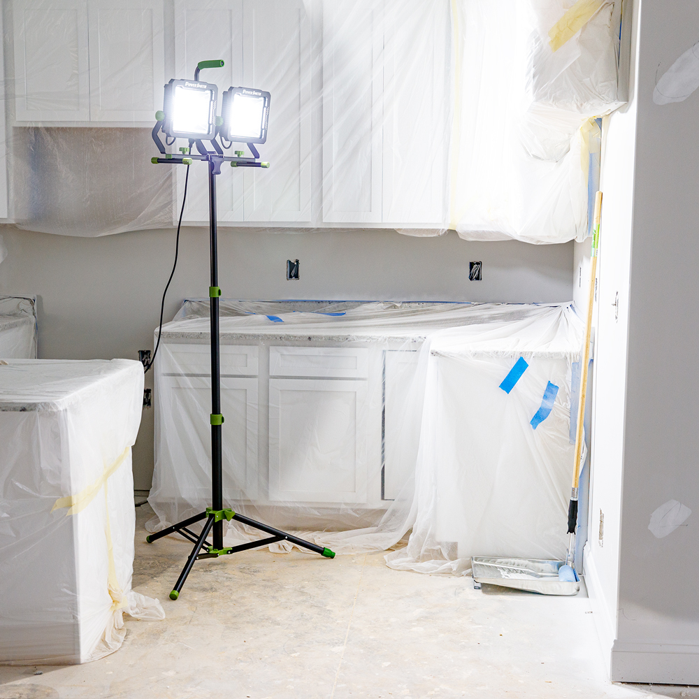 20,000 LUMEN DUALHEAD LED WORK LIGHT WITH TRIPOD PowerSmith