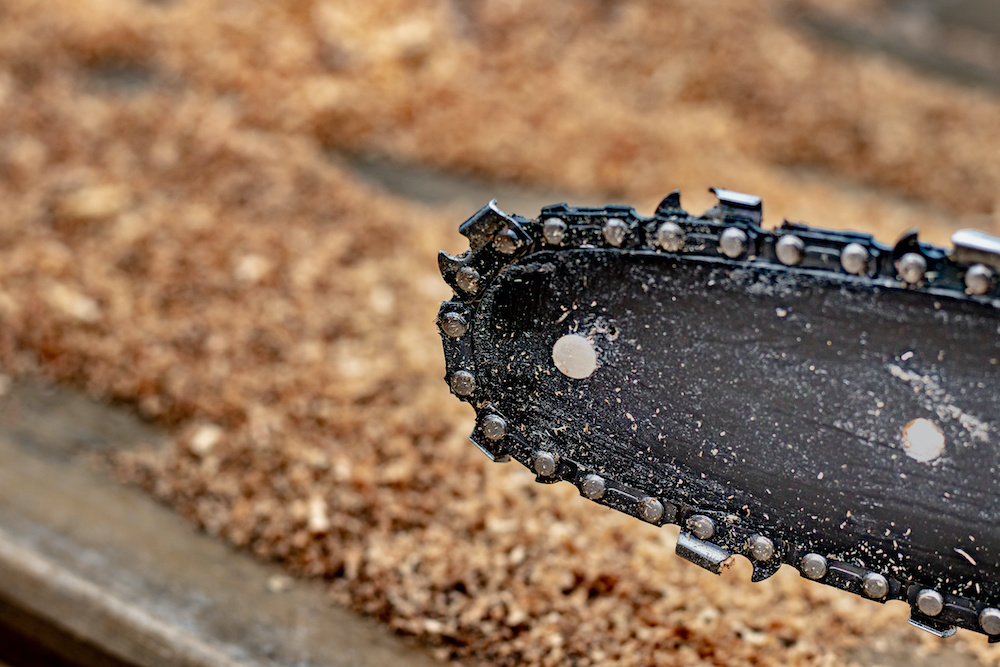 How Tight Should a Chainsaw Chain Be A DIYer's Guide Power Tool Hacks