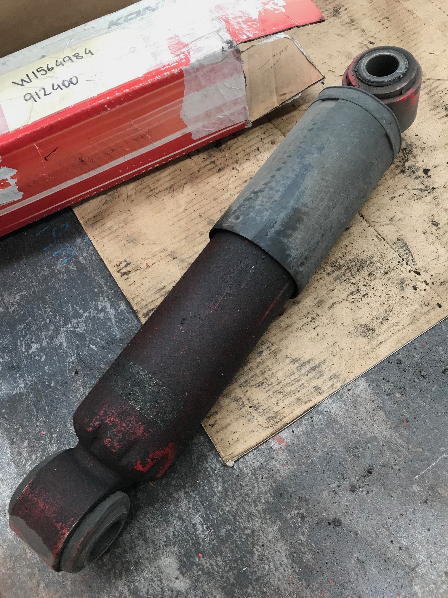 Assessing Shock Absorbers for Leaks Power Torque