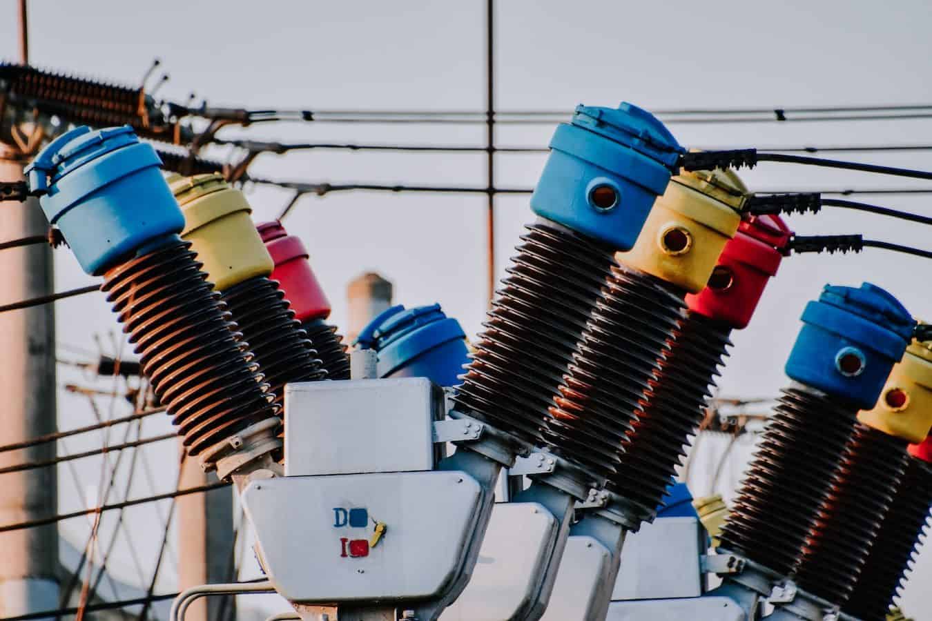 What Is An Insulator? An Easy Meaning, Types & Benefits 2024 PowerVersity Guides