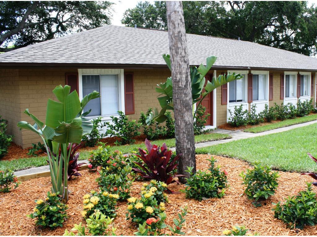 Brittany Bay Apartments, Largo FL Walk Score