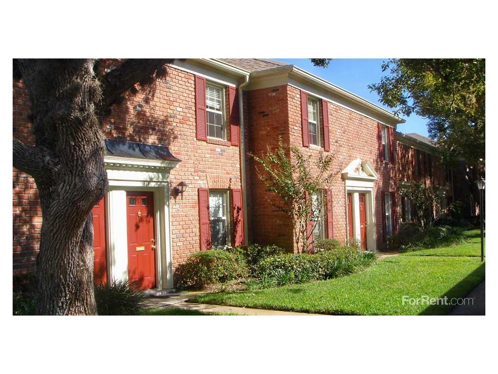 Lake Carlton Arms Apartments, Lutz FL Walk Score