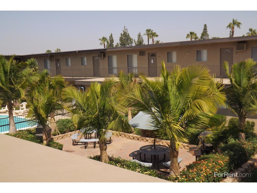 University Gardens Apartments, Riverside CA Walk Score