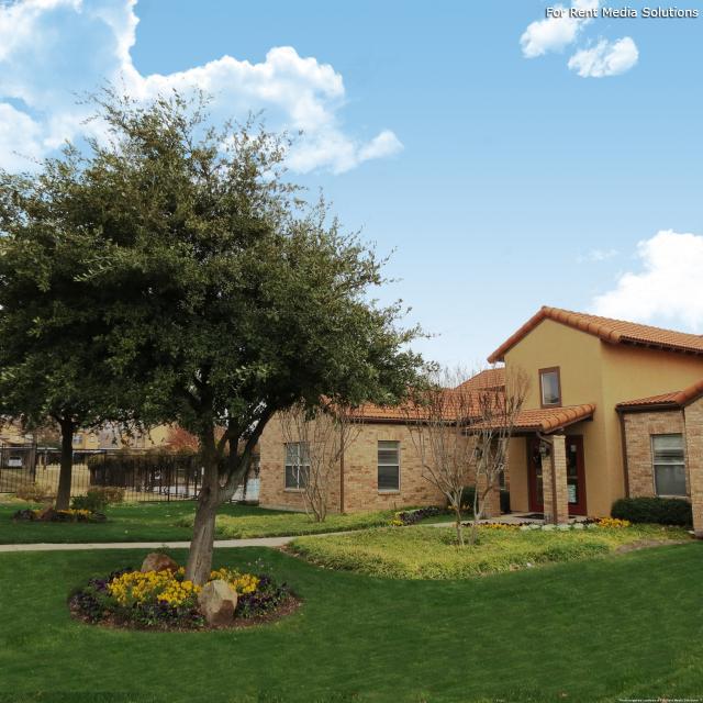 Courtyards at Kirnwood Exceptional Senior Living Apartments, DeSoto
