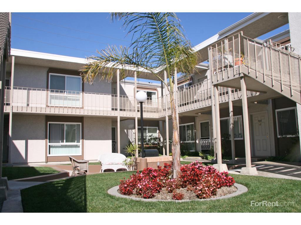 Whiffle Tree Apartments, Huntington Beach CA Walk Score