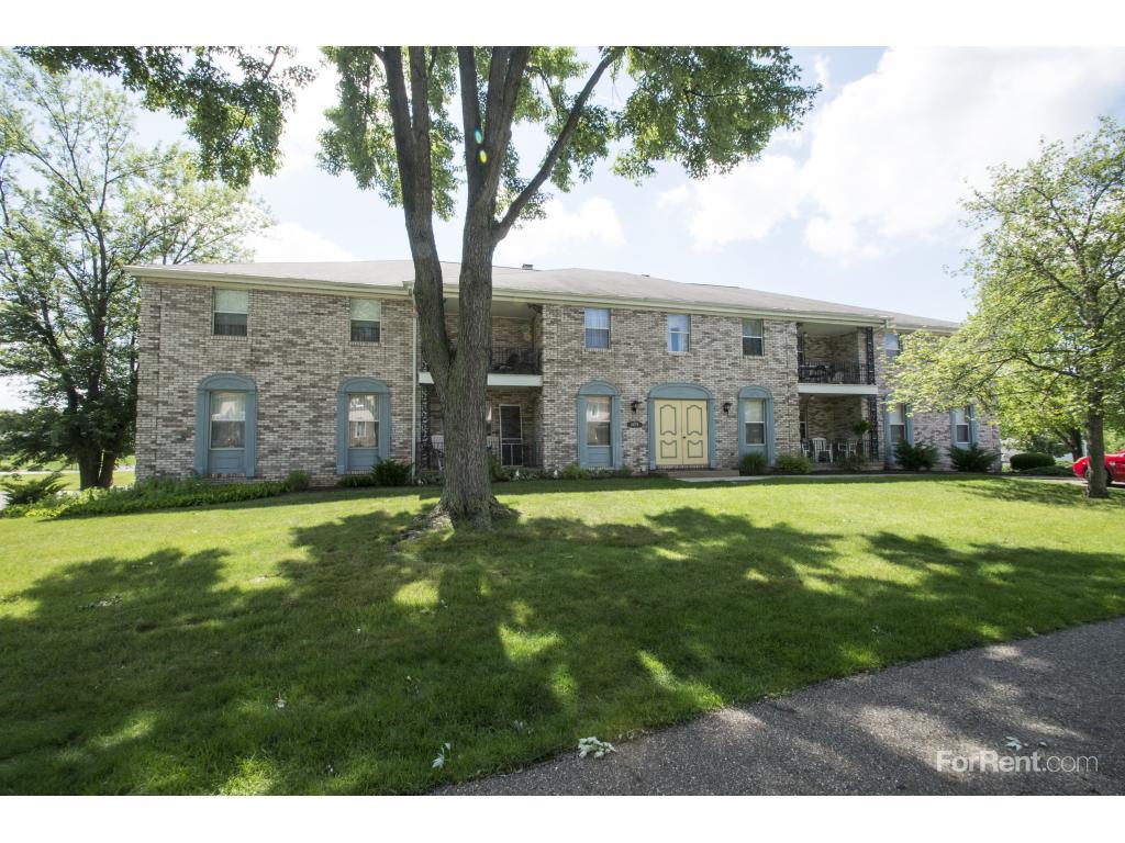 Woodlawn Village Apartments, Canton OH Walk Score