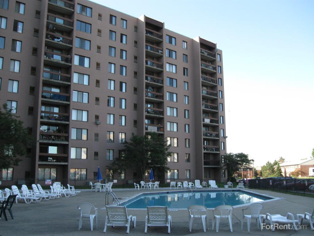 Lincoln Towers Apartments, Oak Park MI Walk Score