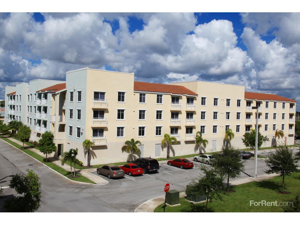 St. Croix Apartments, Lauderdale Lakes FL Walk Score
