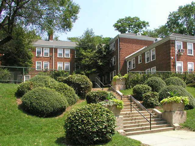 Naylor Gardens Apartments, Washington D.C. DC Walk Score