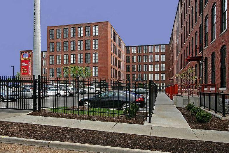 SUNNY MARKET LOFTS, st. Luigi, Maryland.