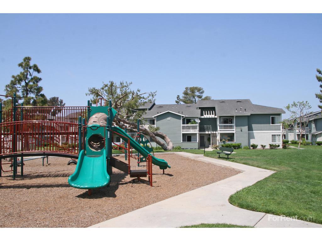 Harbor Village Apartments, Costa Mesa CA Walk Score