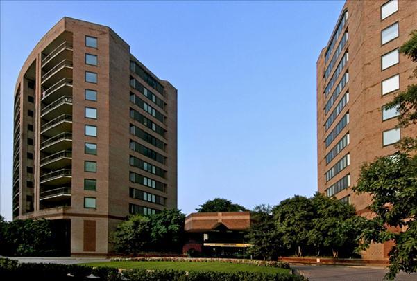 Water Park Towers Apartments, Arlington VA Walk Score