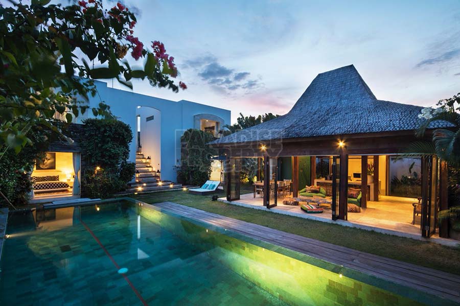 Stunning 4 Bedroom Villa In The Heart Of Seminyak Offered For Yearly Rental