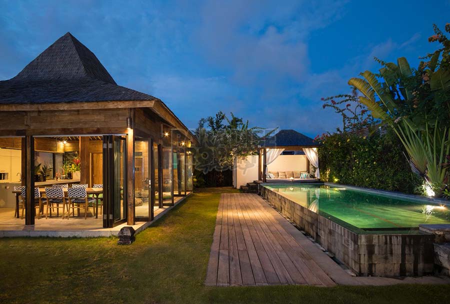 Stunning 4 Bedroom Villa In The Heart Of Seminyak Offered For Yearly Rental