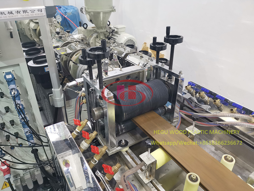 WPC Machine de fabrication de decking