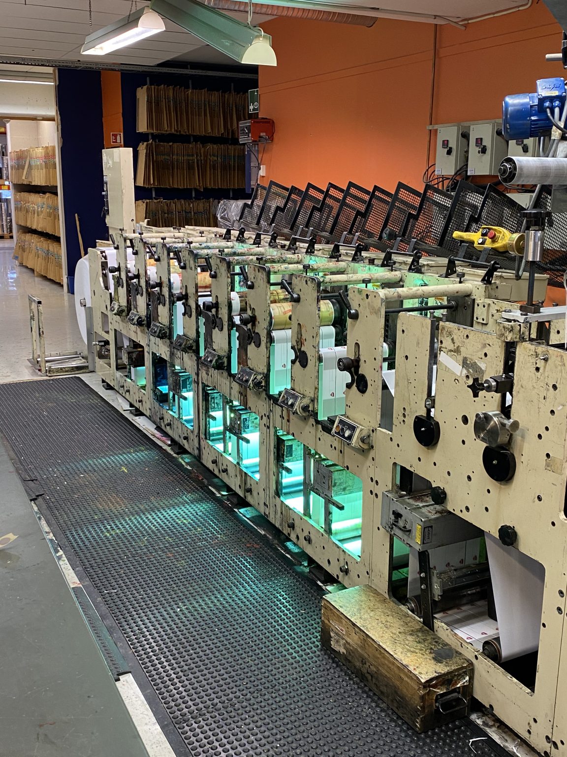 Mark Andy 2200 13E 8 colours 13 inch UV Flexo press available