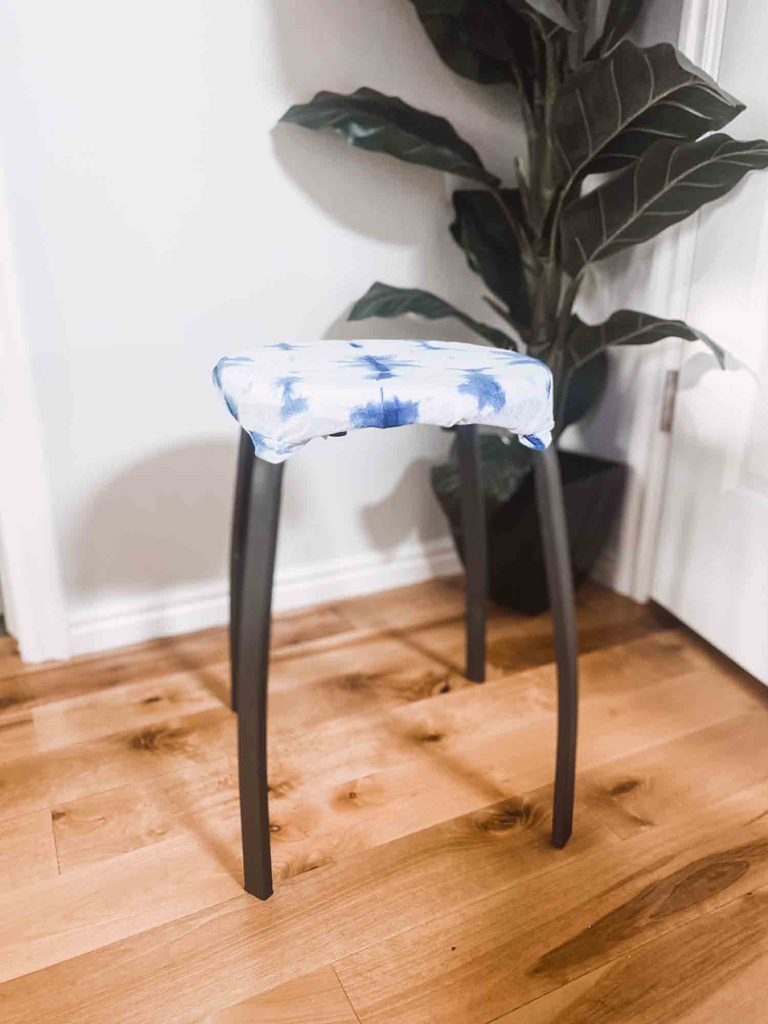 Cheap Vanity Chair Upcycle PRACTICAL & PRETTY