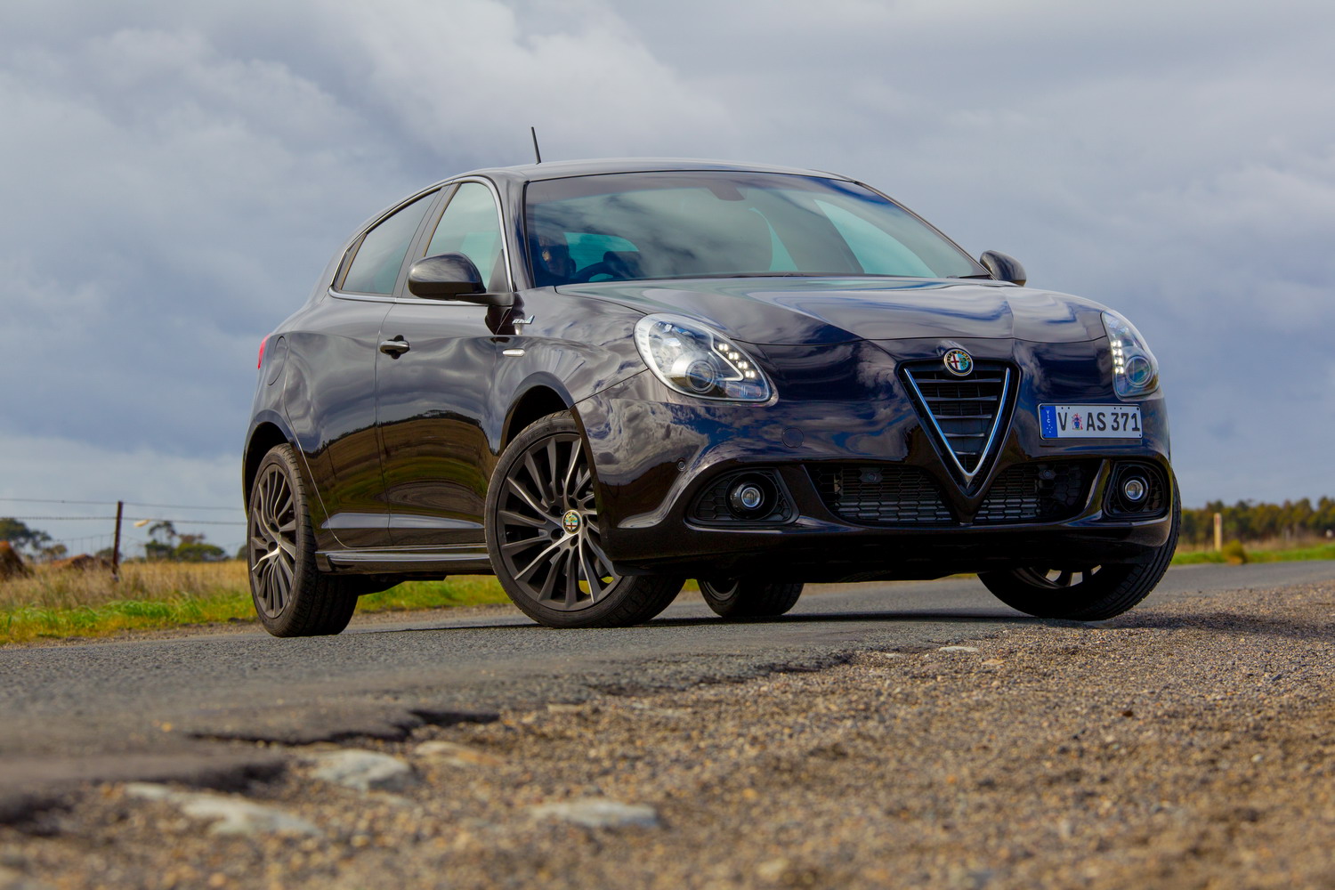 Alfa Romeo Giulietta - specifications, photo, video, review, price