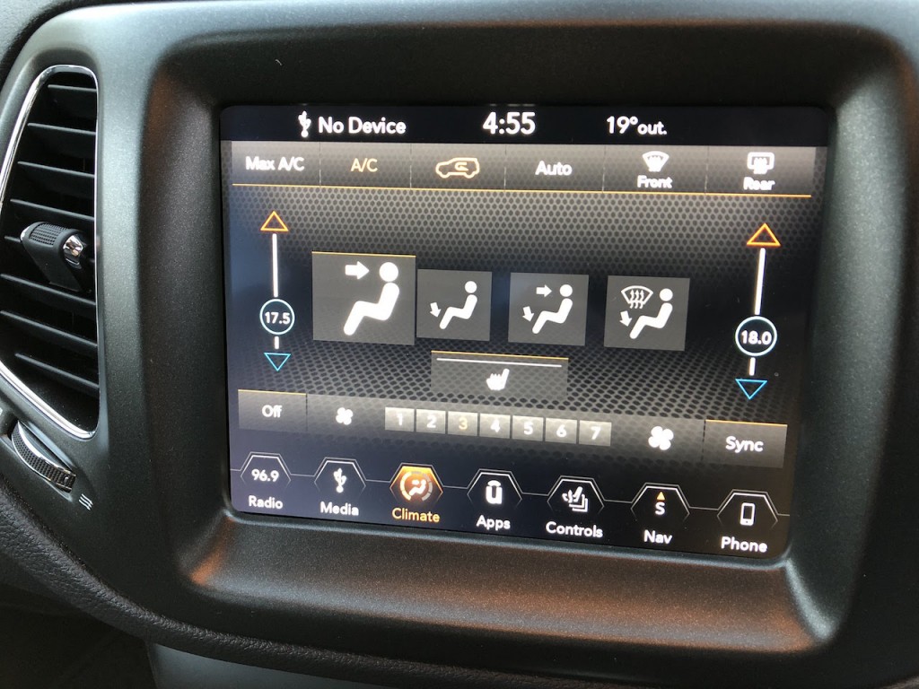 2018 Jeep Compass 8.4inch Uconnect Infotainment Review