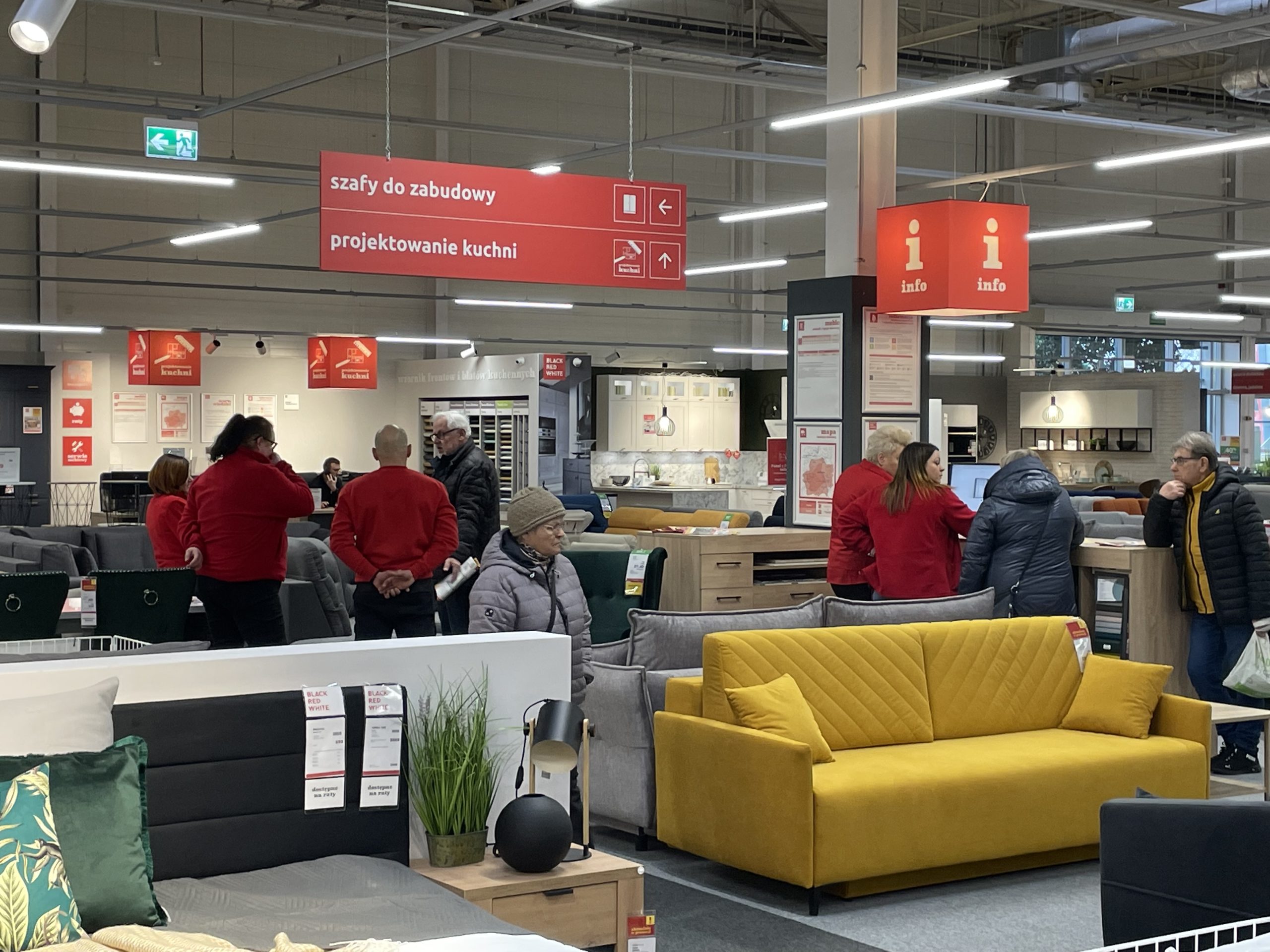 Polish furniture retailer reveals latest showroom at Homepark Janki