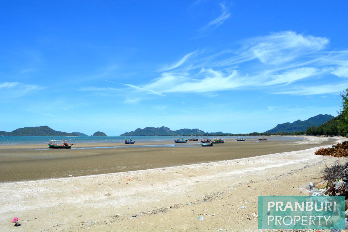 About Dolphin Bay, Sam Roi Yot, Samroiyod, Pranburi, ThailandPranburi