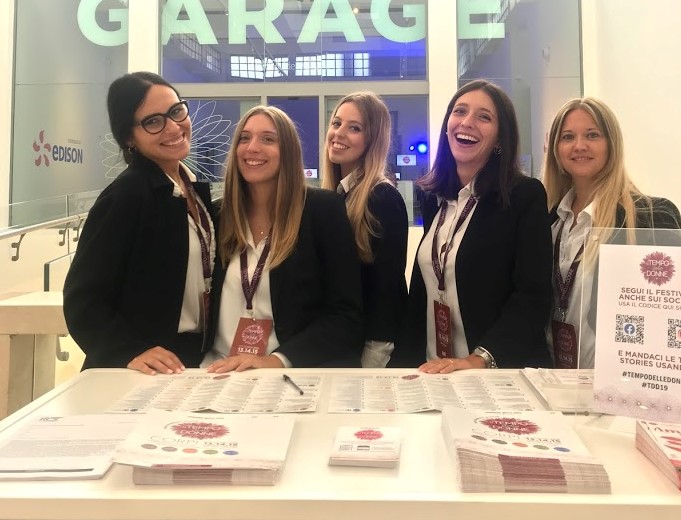 5 Requisiti Fondamentali Per Diventare Hostess O Steward Per Eventi - Agenzia Organizzazione Eventi 520_x_681_jpg