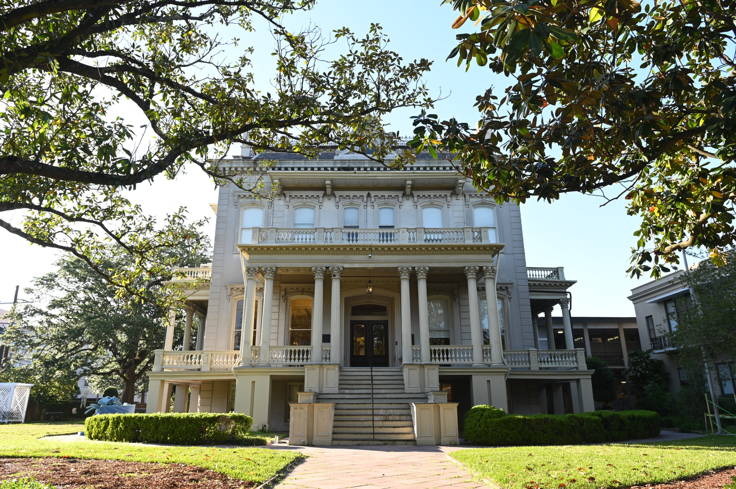 Historic McGehee school building opens its door to PRC tourgoers