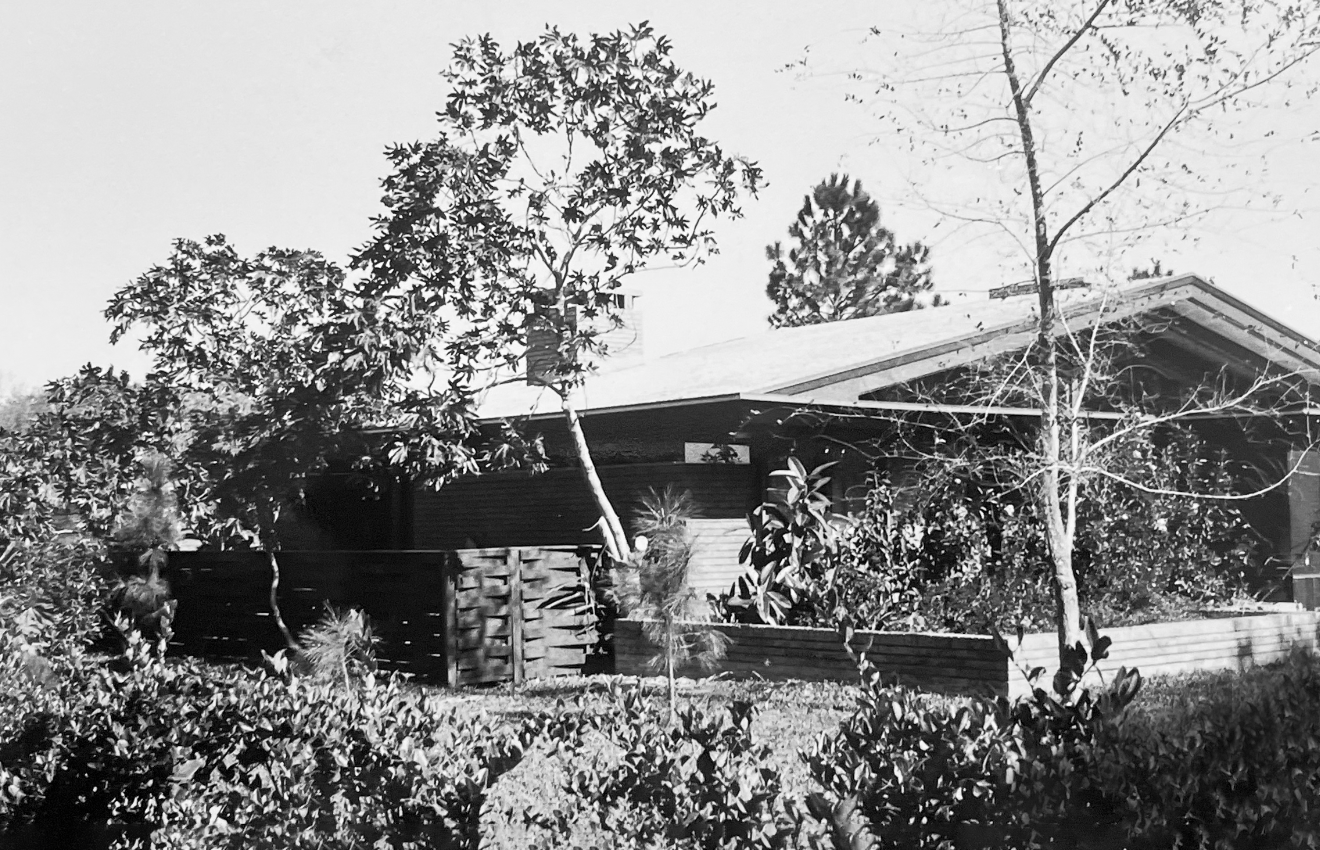 Explore the midcentury architectural marvels of Lake Vista at PRC's