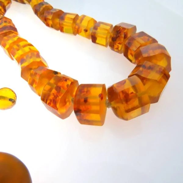 How To Test Amber And Bakelite • PreAdored® Sustainable Luxury 2024