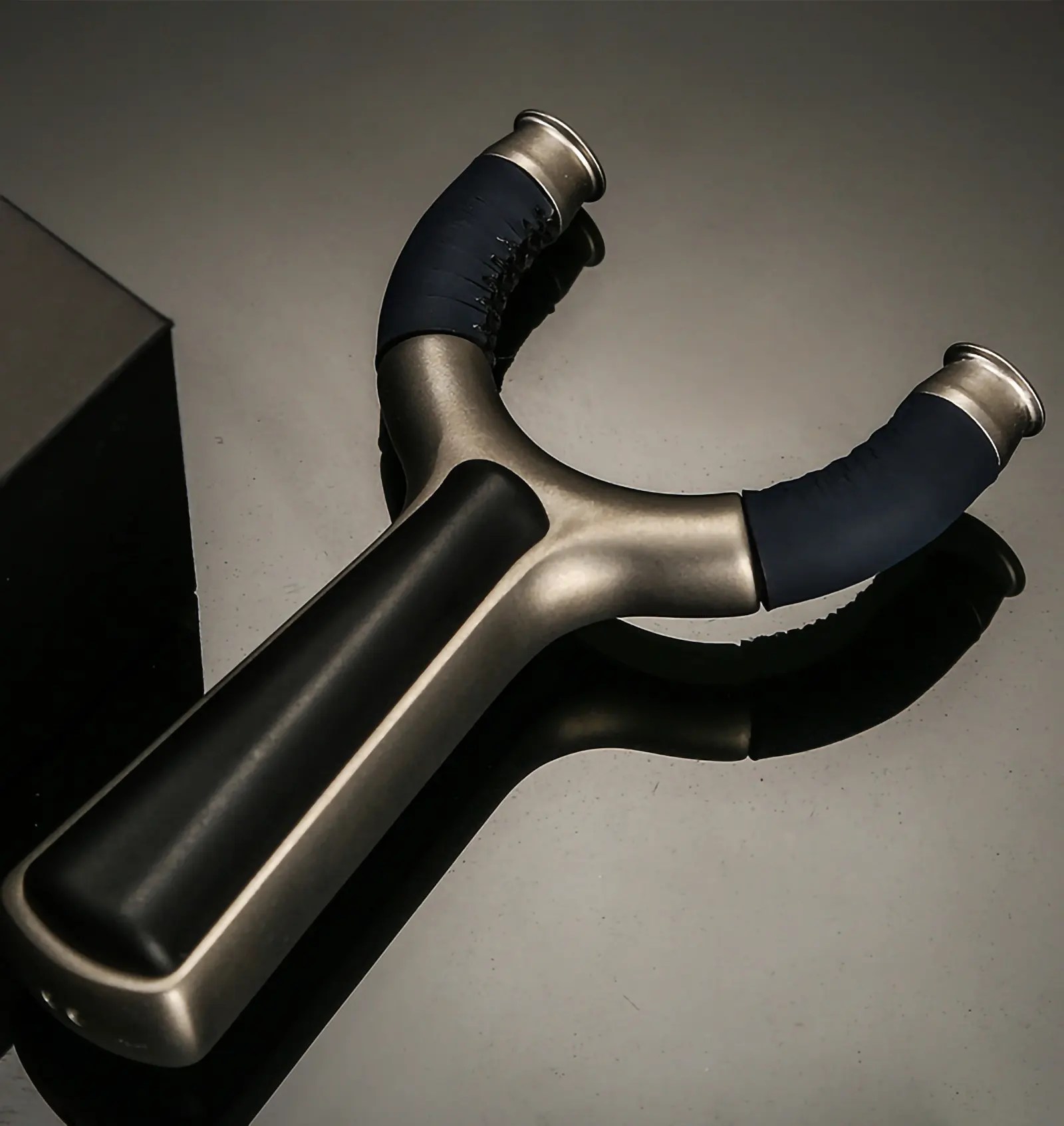 PRECISE 440C Stainless Steel Professional Hunting Slingshot Slingshot