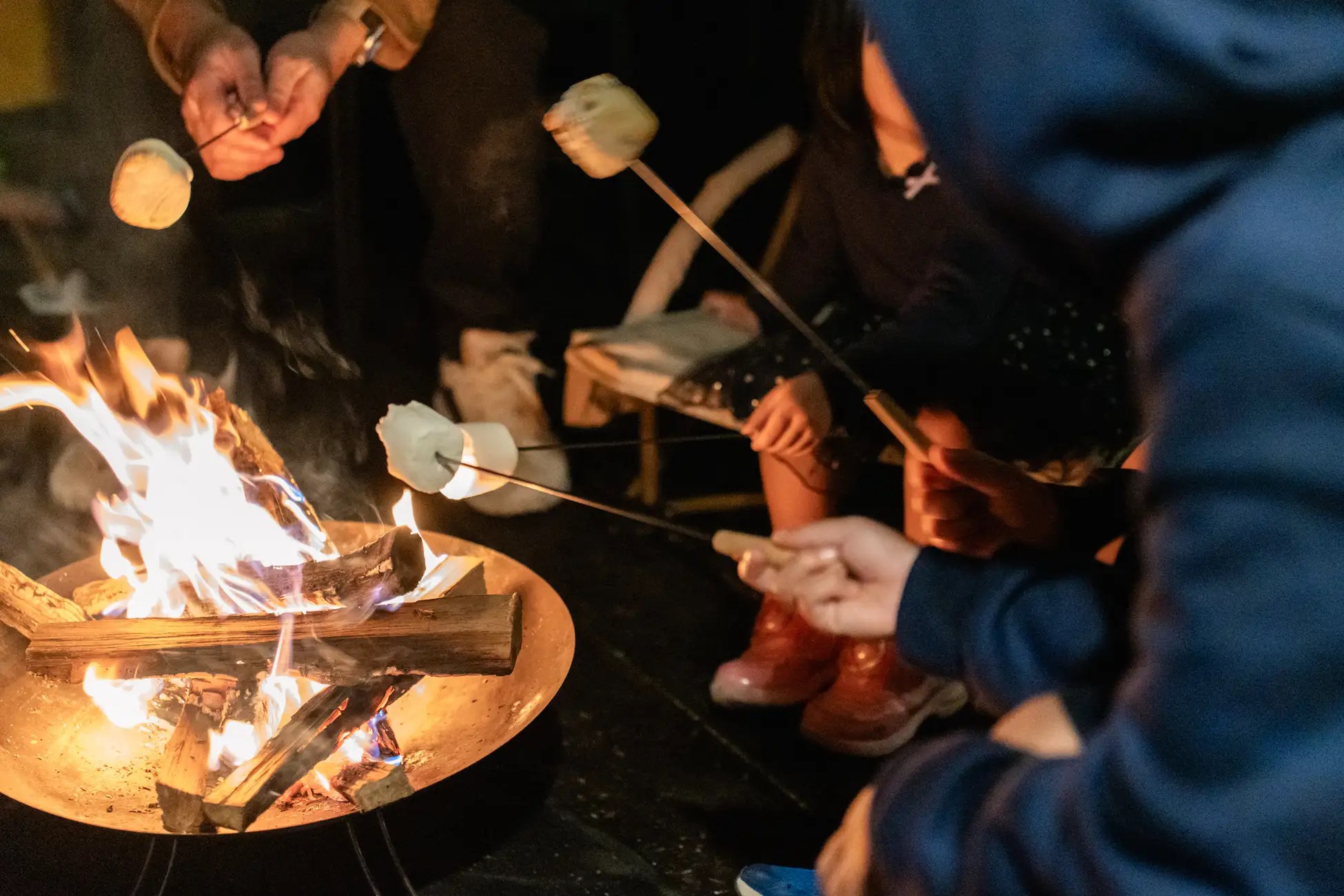 冬は焚き火で集客！？ 体験価値を高める施策7事例まとめ PR EDGE