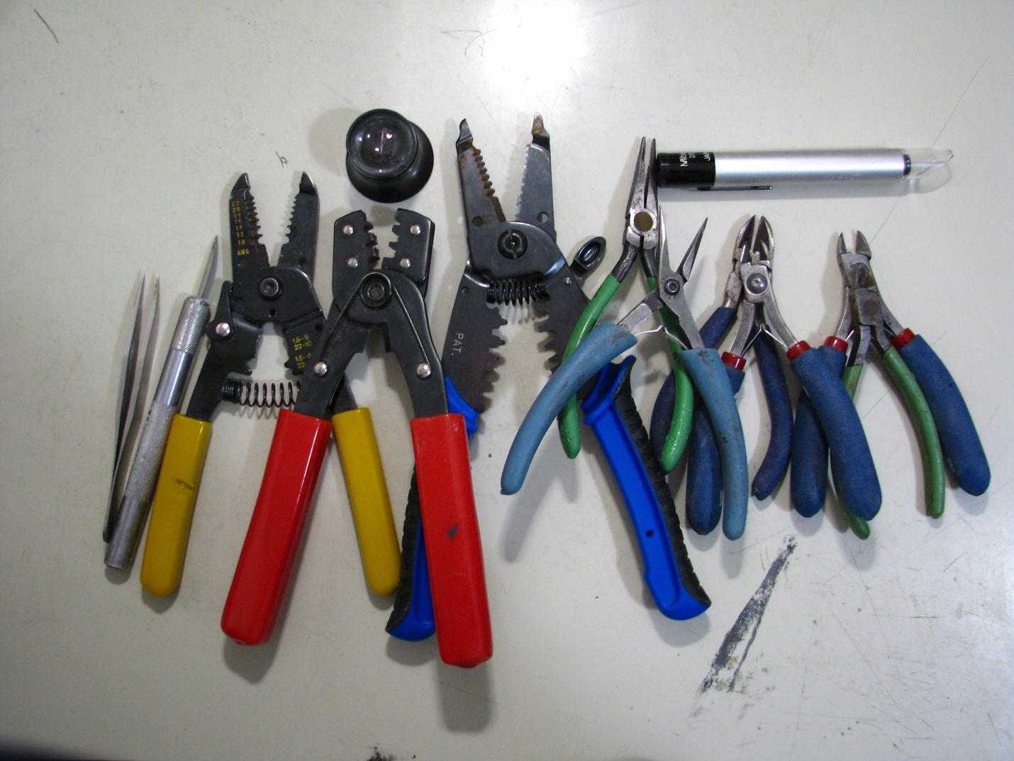 Electronic Lab Setup Tools and Equipment Requirements