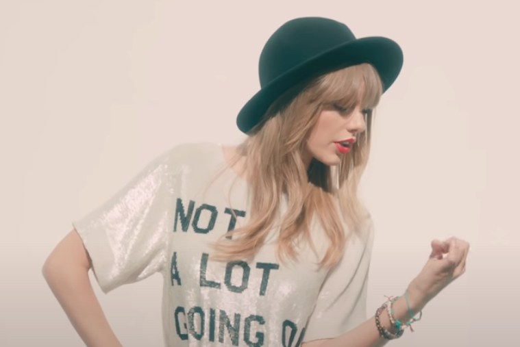 Taylor Swift curses in the original ‘All Too Well’ Preen.ph(014)