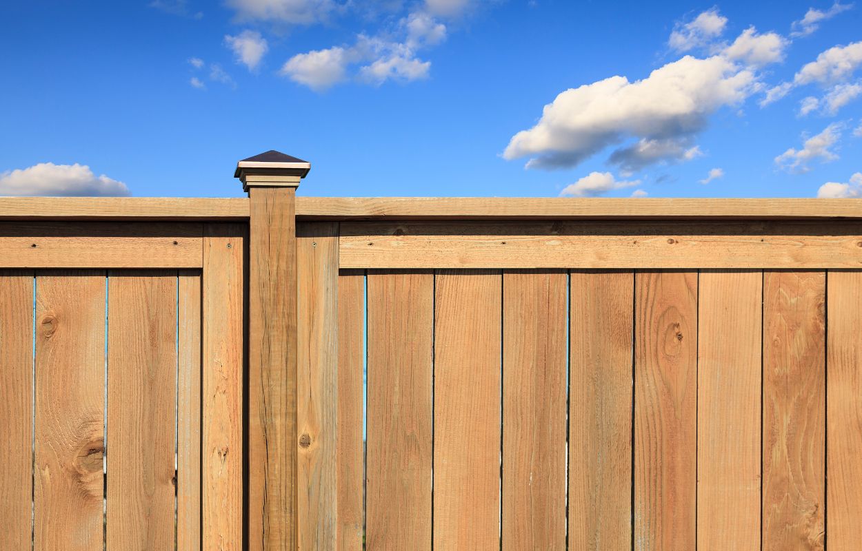 VINYL FENCING VS. CEDAR FENCING Preferred Choice Fencing