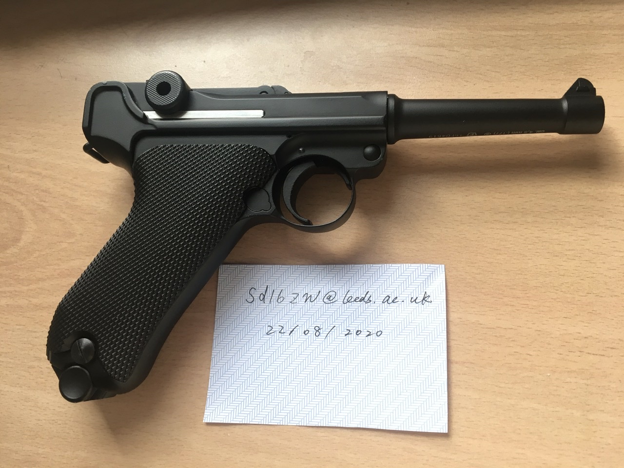 A branding new air soft German Luger P.An airsoft pistol/handgun German Luger P.08 Prefired