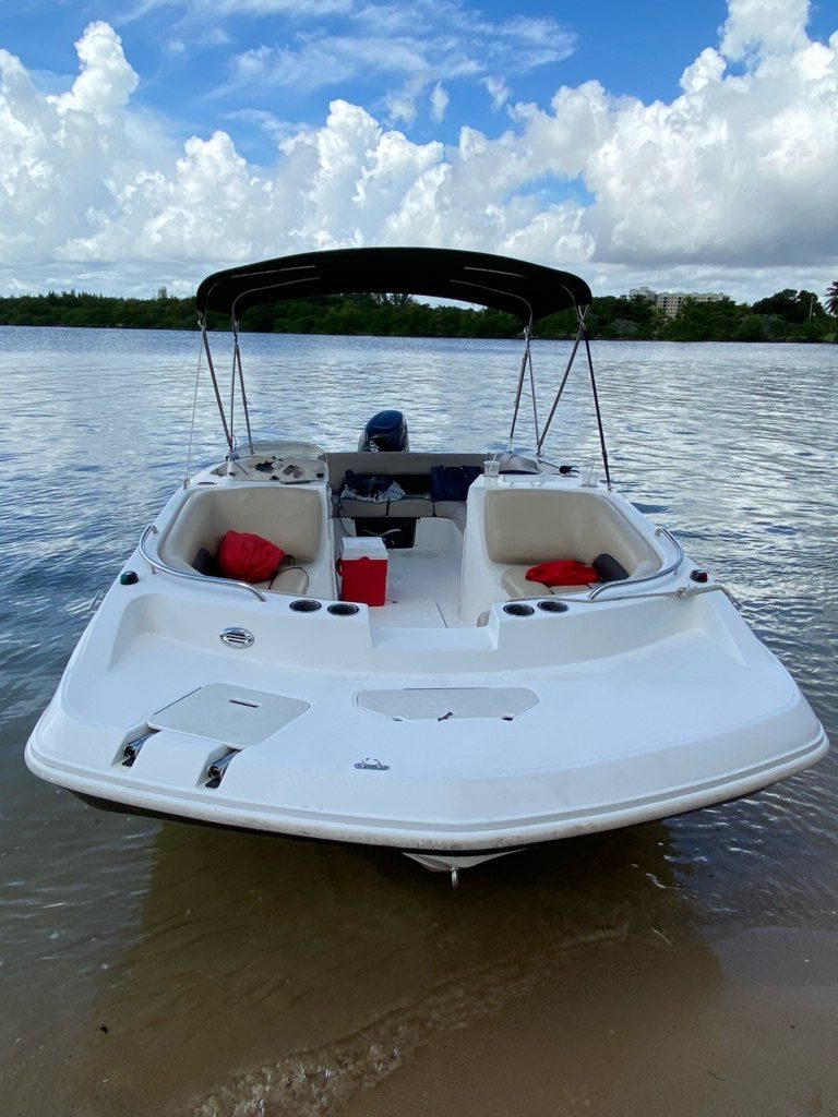 20′ Hurricane Deck Boat - Premier Boat Rentals