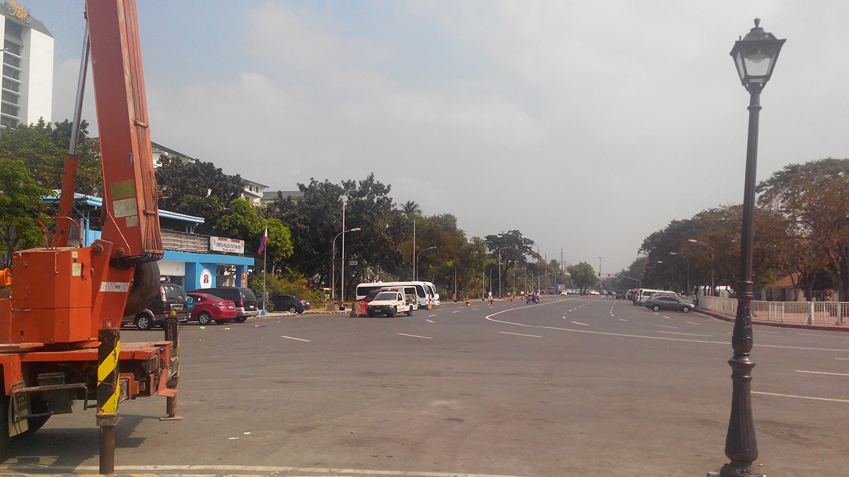 Philips Road Lightings at Grand Stand Premiere Powerlines