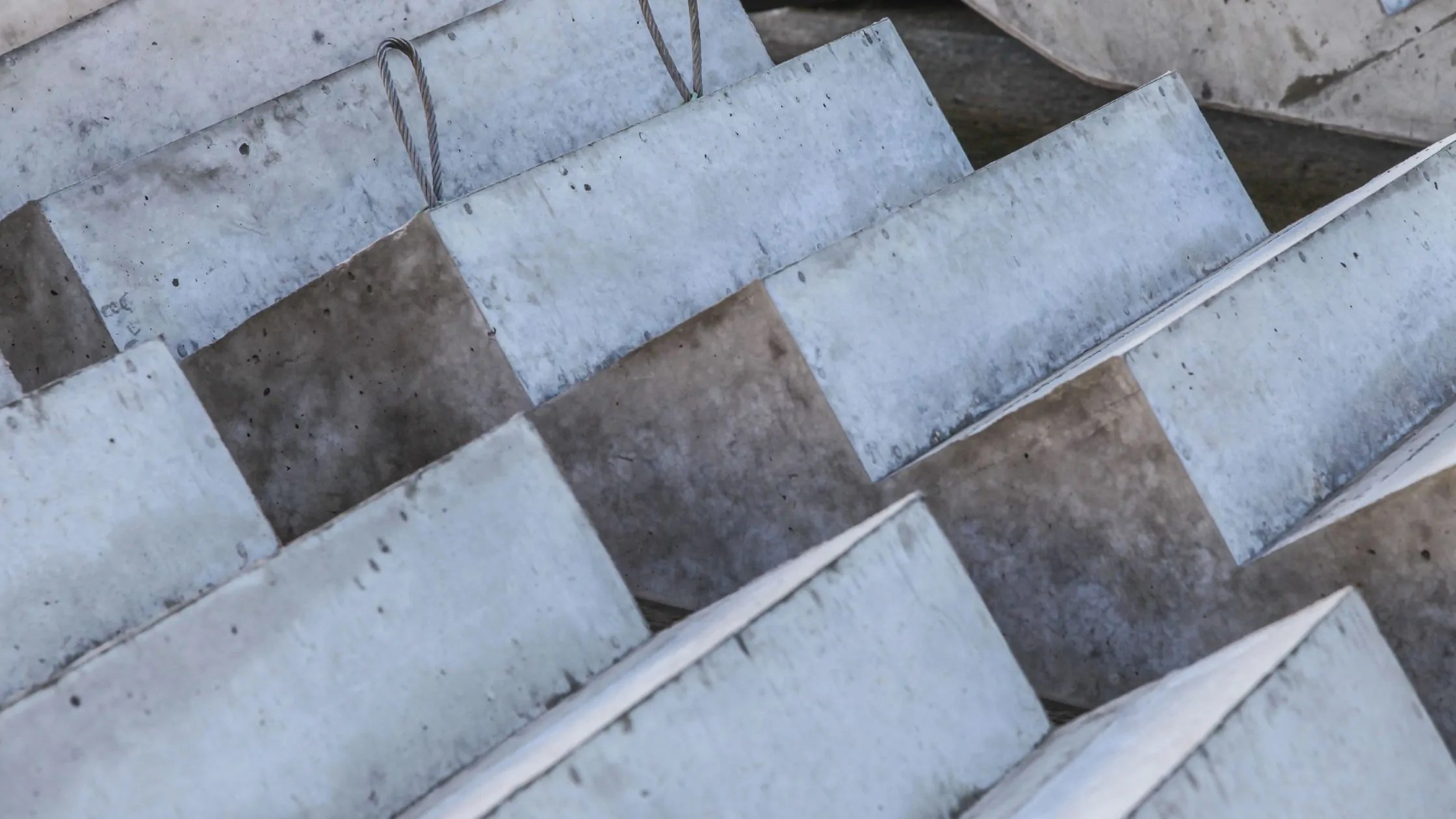 How to Lift and Move Precast Concrete Steps in 9 Simple Steps? Premier Precast