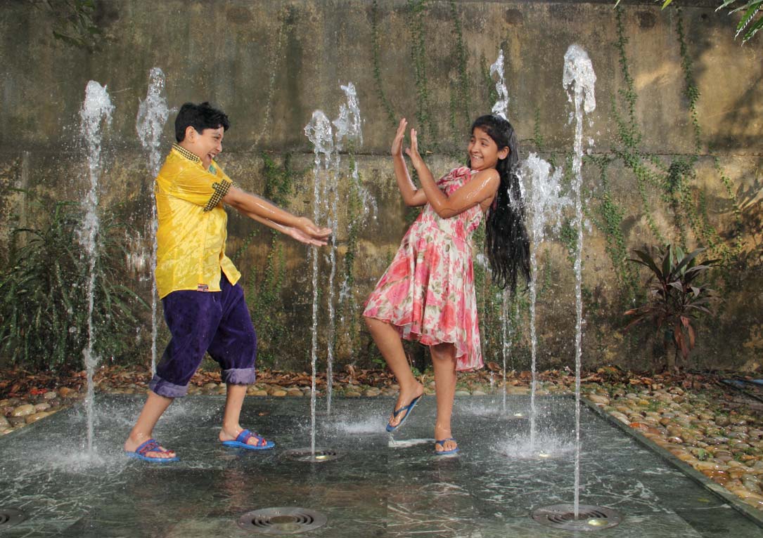 Create a Tactile Experience with a InGround™ Fountain – PREMIERWORLD