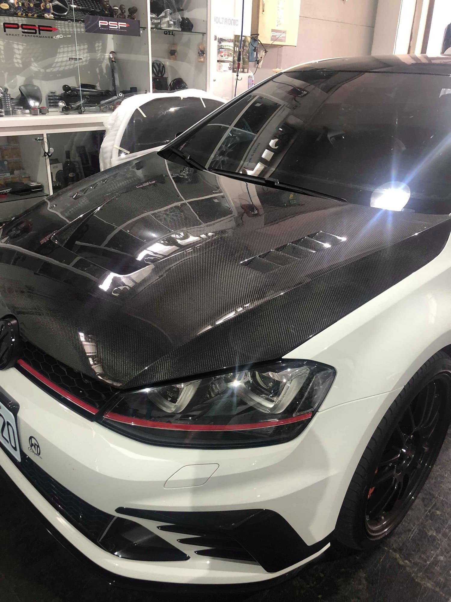 MK7/7.5 Premium Vented Hood Level 2 Premium DeutschCarbon