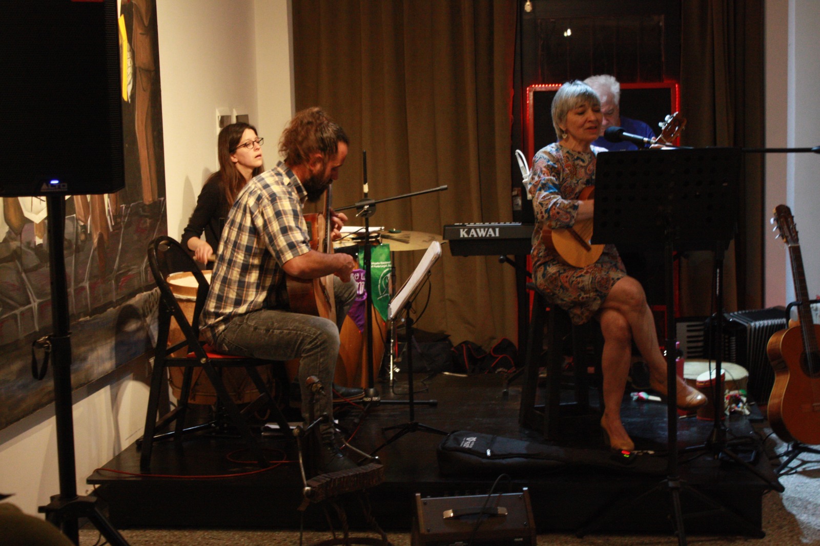 Noche de música y arte en vivo en “Lo de Juan y Emi” Noche de música y arte en vivo en “Lo de Juan y Emi”