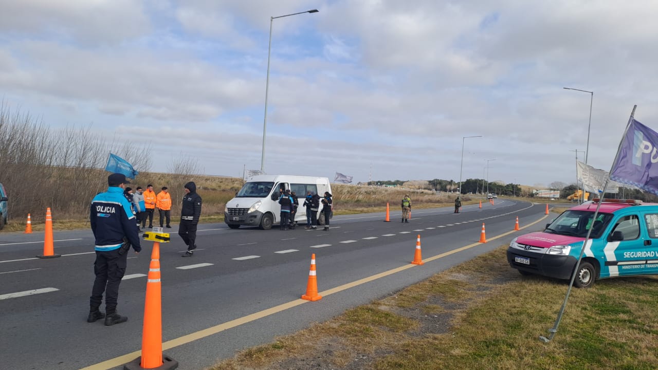 OPERATIVOS DE FISCALIZACIÓN DEL ÁREA DE TRANSPORTE EN LA COSTA DURANTE EL FIN DE SEMANA LARGO OPERATIVOS DE FISCALIZACIÓN DEL ÁREA DE TRANSPORTE EN LA COSTA DURANTE EL FIN DE SEMANA LARGO